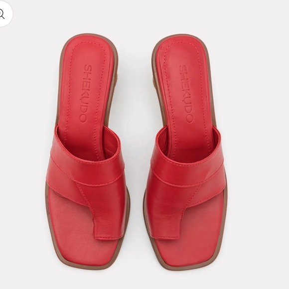 SHEKUDO
Alesandra patch mule gently used US 10
$360
Color
Red - Picture 10 of 17